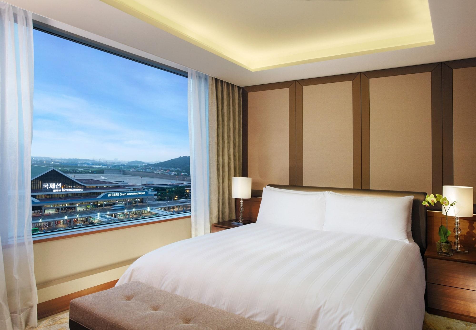 Lotte Gimpo Airport Hotel 3*